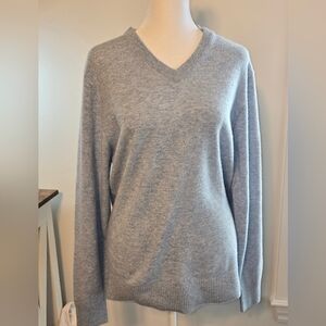 Cremieux Luxury Cashmere Light Blue V-Neck Swester Women's Size Medium